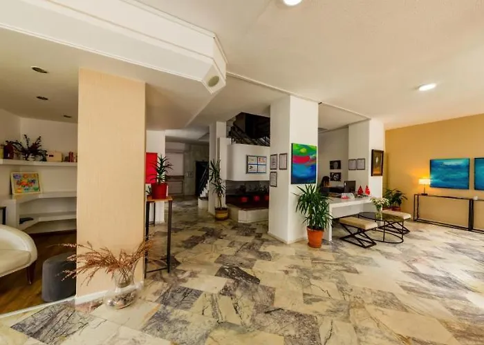 Ξενοδοχείο Z *