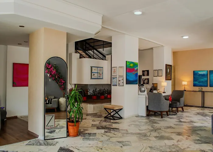 Ξενοδοχείο Z *