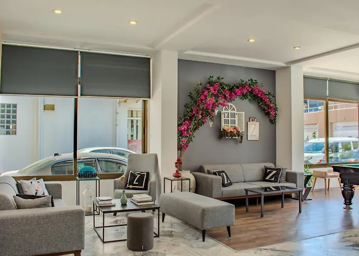 Ξενοδοχείο Z *